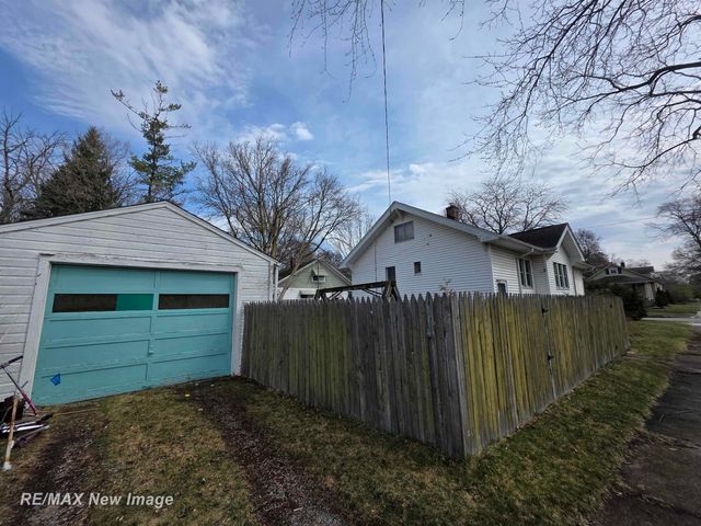 2403 N Bond Street, Saginaw, MI 48602