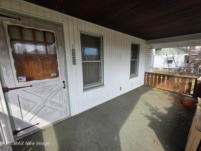 2403 N Bond Street, Saginaw, MI 48602