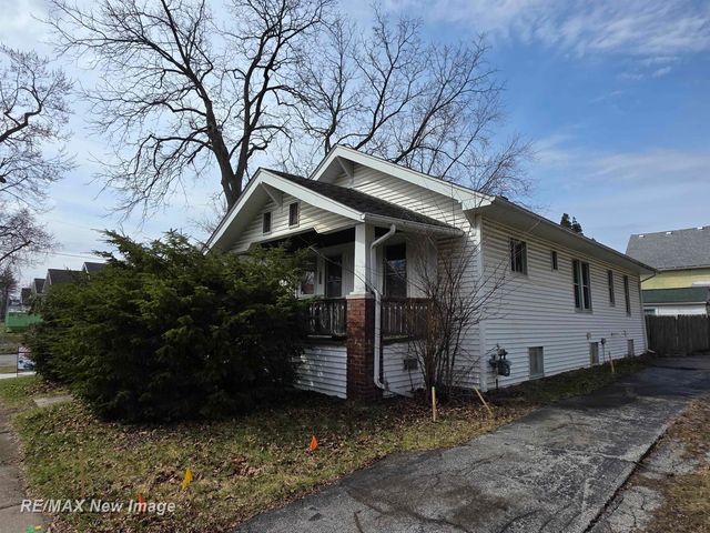 2403 N Bond Street, Saginaw, MI 48602