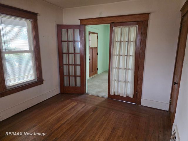 2403 N Bond Street, Saginaw, MI 48602