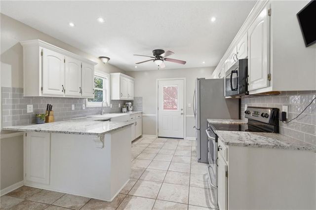 7903 E 161st Street, Belton, MO 64012