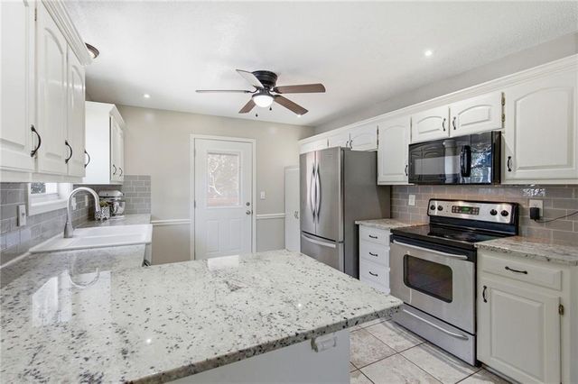 7903 E 161st Street, Belton, MO 64012