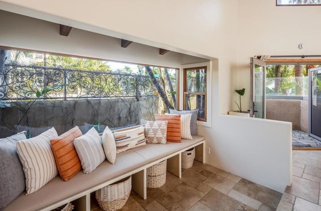 112 La Veta Avenue, Encinitas, CA 92024