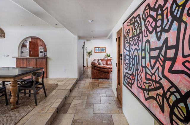 112 La Veta Avenue, Encinitas, CA 92024