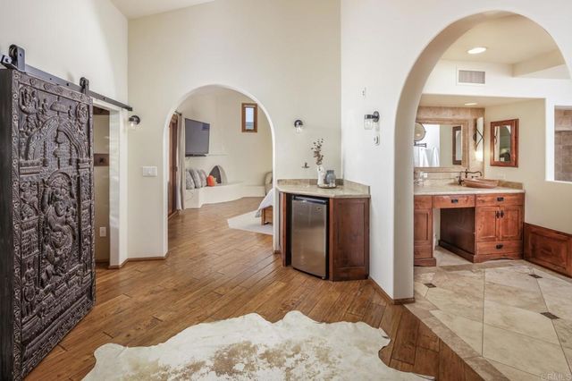 112 La Veta Avenue, Encinitas, CA 92024