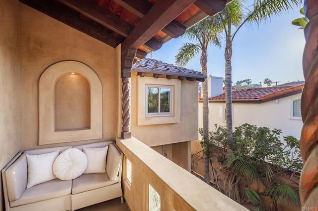 112 La Veta Avenue, Encinitas, CA 92024