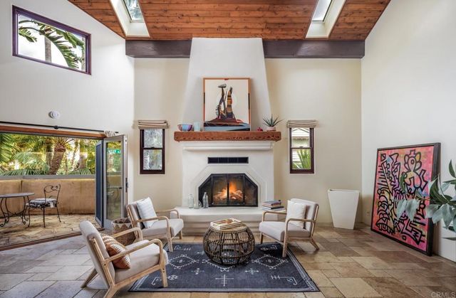 112 La Veta Avenue, Encinitas, CA 92024