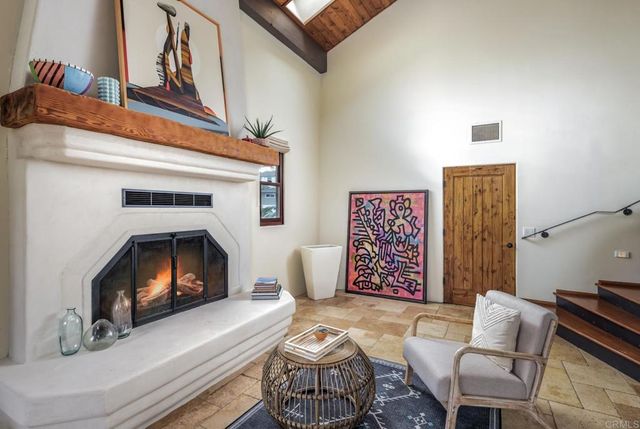 112 La Veta Avenue, Encinitas, CA 92024
