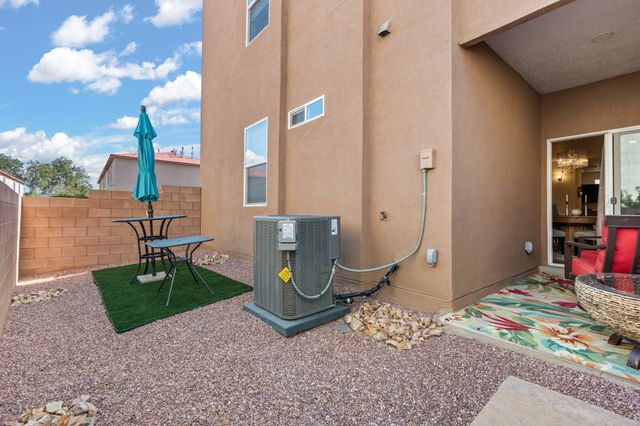 239 SAN CLEMENTE Avenue NW, Albuquerque, NM 87107