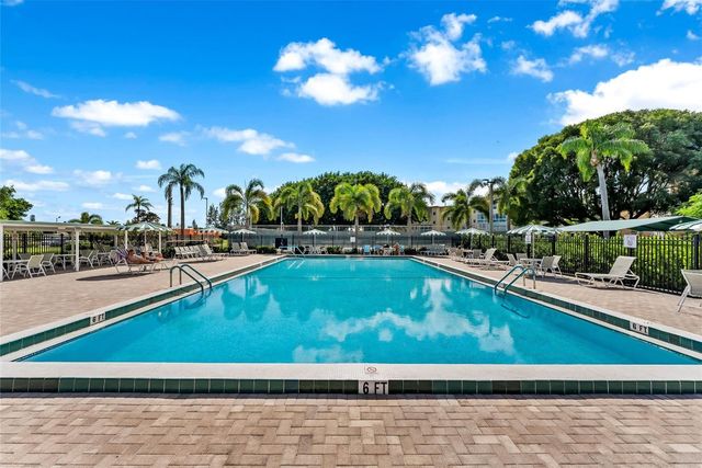 2615 NE 3rd Court 220, Boynton Beach, FL 33435