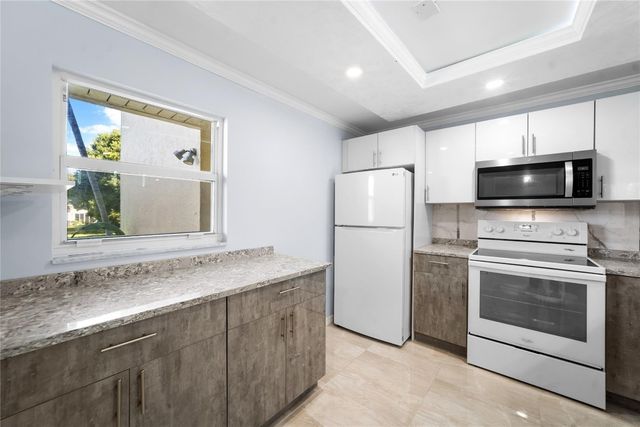 2615 NE 3rd Court 220, Boynton Beach, FL 33435