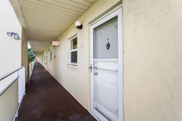 2615 NE 3rd Court 220, Boynton Beach, FL 33435