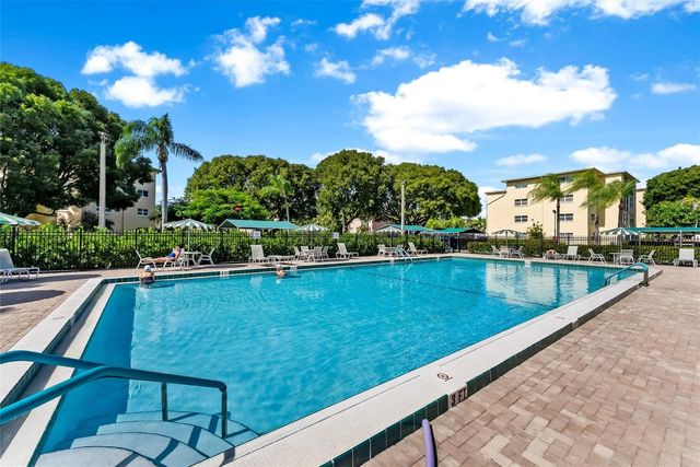 2615 NE 3rd Court 220, Boynton Beach, FL 33435