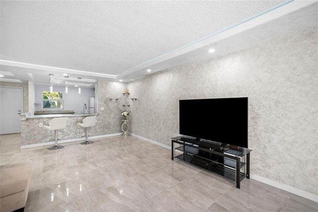 2615 NE 3rd Court 220, Boynton Beach, FL 33435