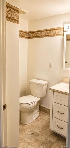 6075 Quaker Lane, Washington, MI 48094