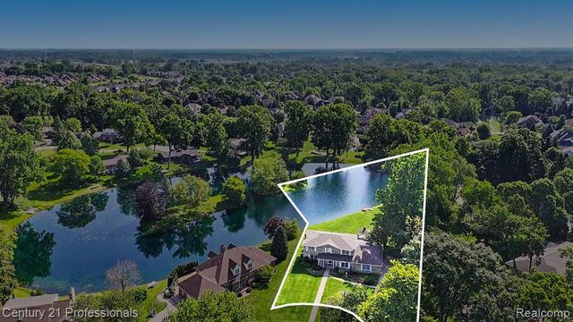 6075 Quaker Lane, Washington, MI 48094