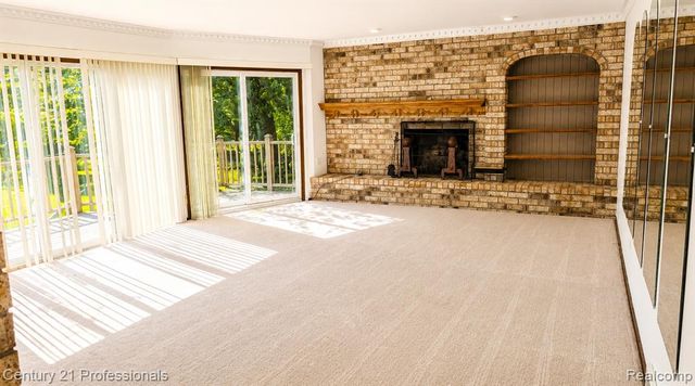 6075 Quaker Lane, Washington, MI 48094