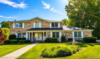 6075 Quaker Lane, Washington, MI 48094