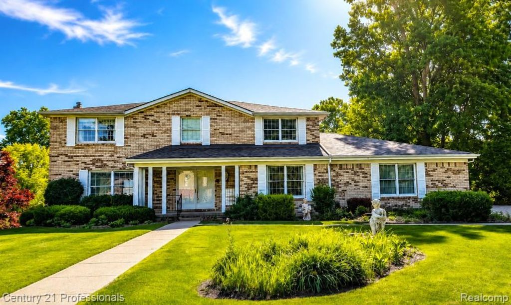 6075 Quaker Lane, Washington, MI 48094