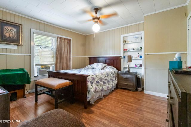 1102 8th Avenue, Graceville, FL 32440