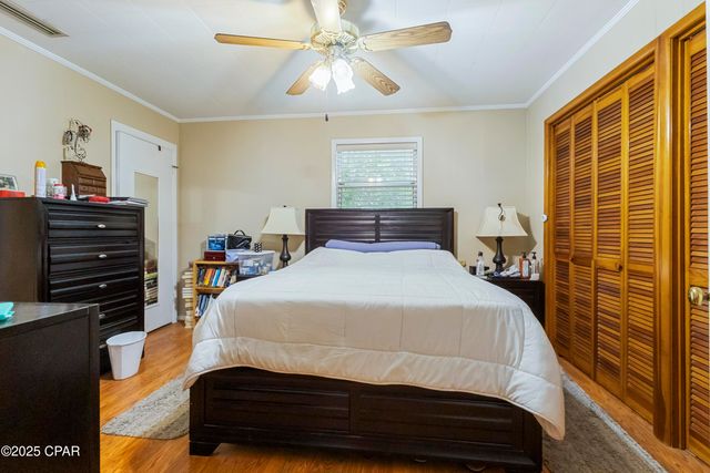 1102 8th Avenue, Graceville, FL 32440