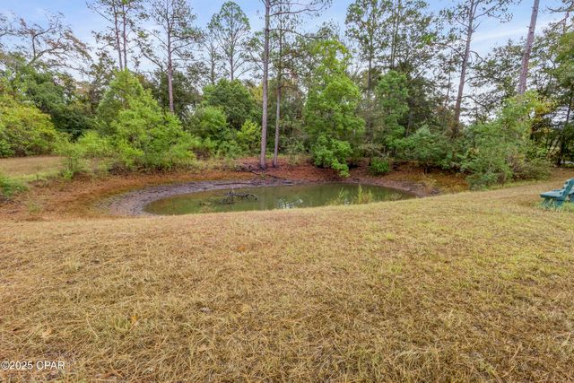 1102 8th Avenue, Graceville, FL 32440