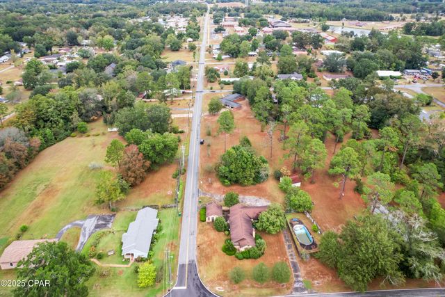 1102 8th Avenue, Graceville, FL 32440