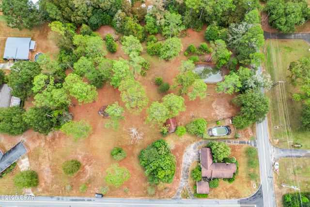 1102 8th Avenue, Graceville, FL 32440