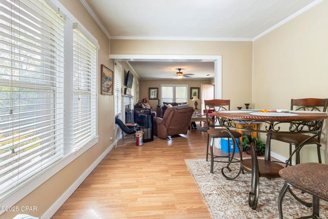 1102 8th Avenue, Graceville, FL 32440