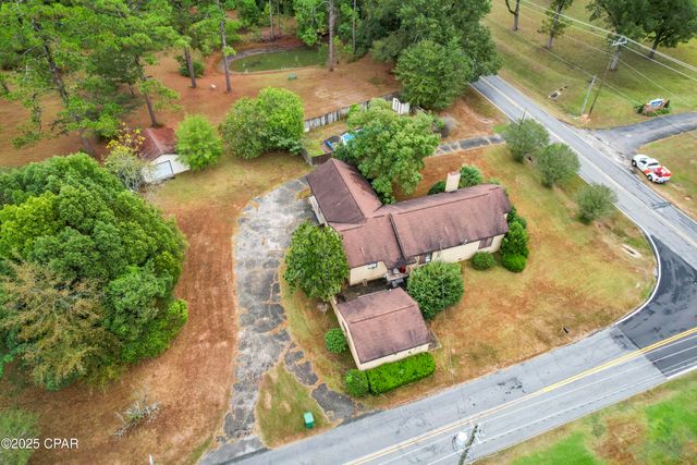 1102 8th Avenue, Graceville, FL 32440