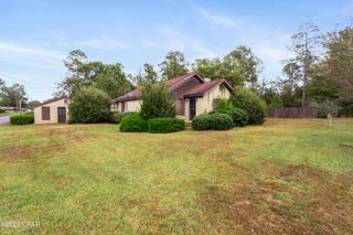 1102 8th Avenue, Graceville, FL 32440