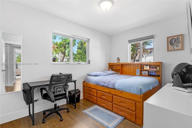 7915 SW 23rd St, Miami, FL 33155