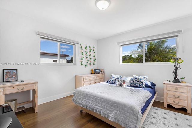 7915 SW 23rd St, Miami, FL 33155