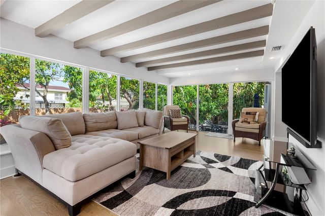 7915 SW 23rd St, Miami, FL 33155