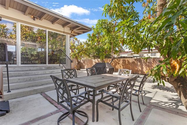 7915 SW 23rd St, Miami, FL 33155