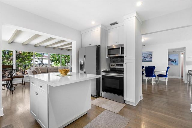 7915 SW 23rd St, Miami, FL 33155