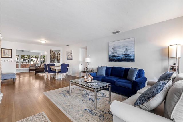 7915 SW 23rd St, Miami, FL 33155