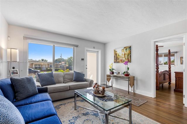 7915 SW 23rd St, Miami, FL 33155