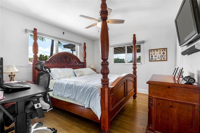 7915 SW 23rd St, Miami, FL 33155