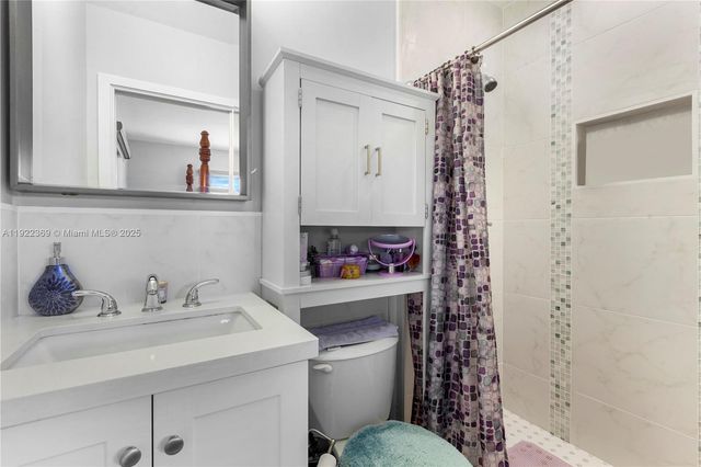 7915 SW 23rd St, Miami, FL 33155