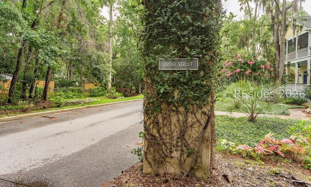 2669 Broad St, Beaufort, SC 29902