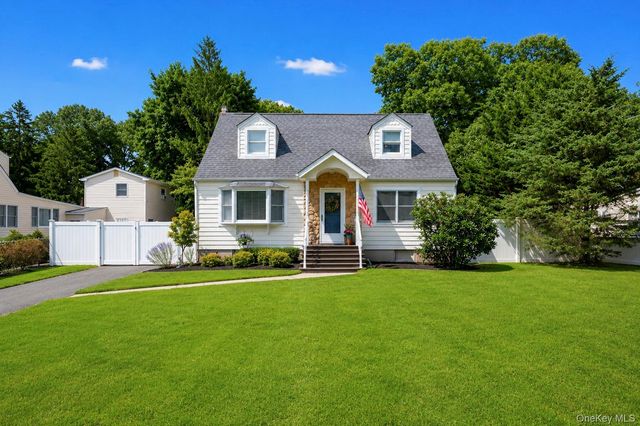 21 Wilson Avenue, Nesconset, NY 11767