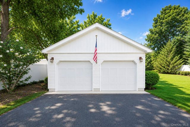 21 Wilson Avenue, Nesconset, NY 11767