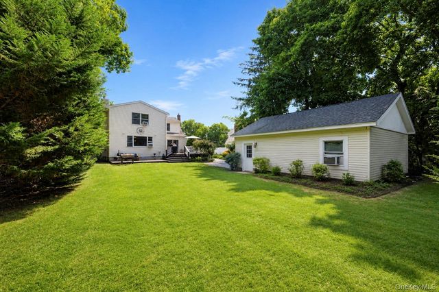 21 Wilson Avenue, Nesconset, NY 11767