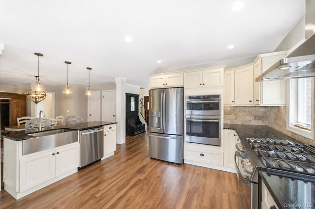 21 Wilson Avenue, Nesconset, NY 11767