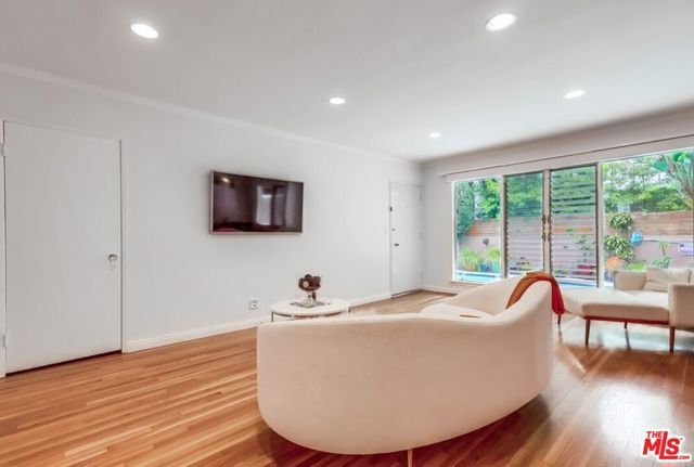 1275 Havenhurst Drive 4, West Hollywood, CA 90046