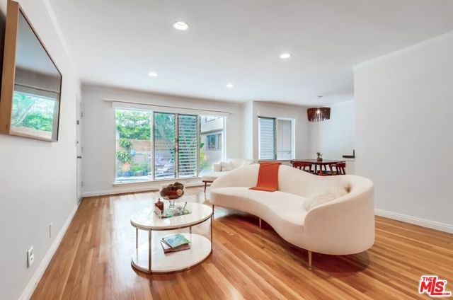 1275 Havenhurst Drive 4, West Hollywood, CA 90046