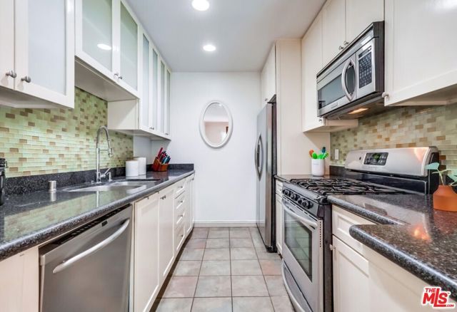 1275 Havenhurst Drive 4, West Hollywood, CA 90046