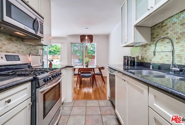 1275 Havenhurst Drive 4, West Hollywood, CA 90046