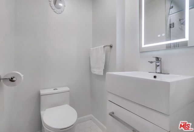 1275 Havenhurst Drive 4, West Hollywood, CA 90046